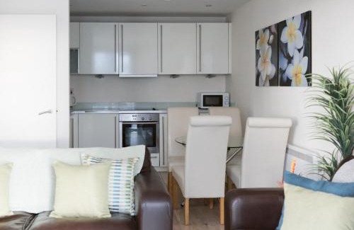 North West Apartamento | Pass the Keys Lovely 2-bed Glasgow Harbour with Parking and Views