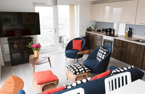 North West Apartamento | Pass the Keys Lovely New 1-bedroom Glasgow Harbour River View