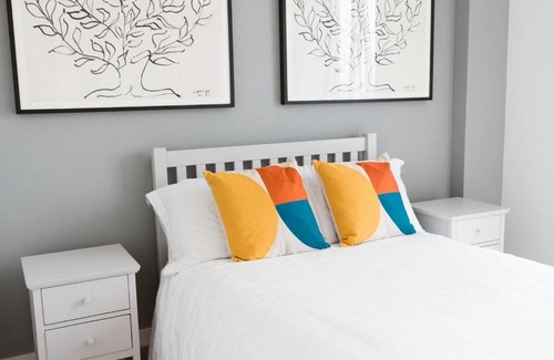 North West Apartamento | Pass the Keys Lovely New 1-bedroom Glasgow Harbour River View