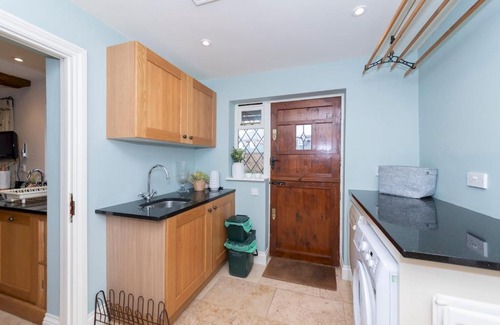 Henley Casa | Pass the Keys Luxurious Country House with Cinema Games Room