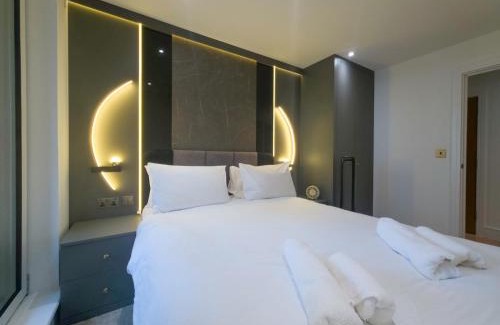 Canary Wharf Apartamento | Pass the Keys Luxury 2BR with Balcony Views