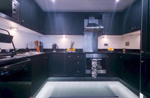 Canary Wharf Apartamento | Pass the Keys Luxury 2BR with Balcony Views