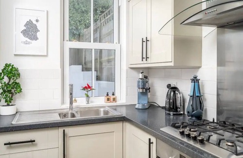 St Albans Casa | Pass the Keys | Luxury 2 Bedroom Townhouse in Central St Albans