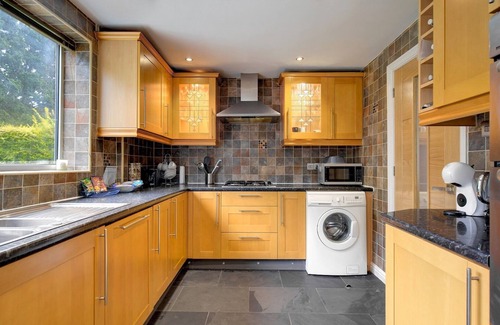 Cheadle Casa | Pass the Keys | Modern Comfortable Home with parking
