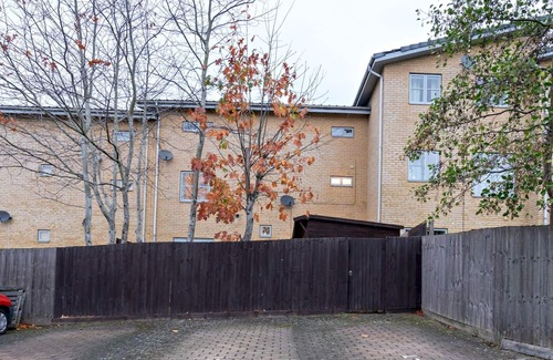 Cheltenham Casa | Pass the Keys | Modern townhouse with secure parking and garden