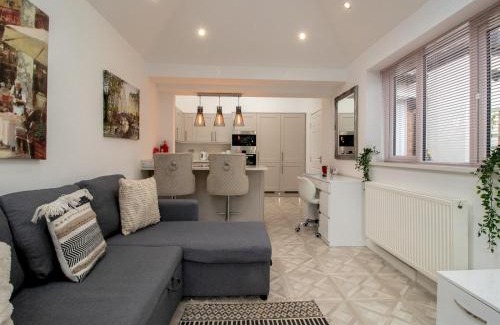 North Shields Casa | Pass the Keys Modern Coastal Cottage