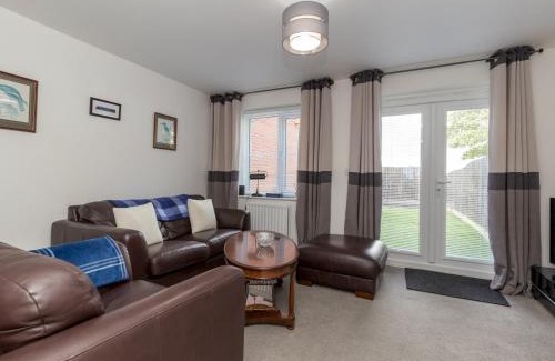 Crook Casa | Pass the Keys Modern Office Driveway Near Crok Durham