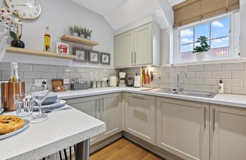 York Casa | Pass the Keys No. 3 - Lime Tree Cottage