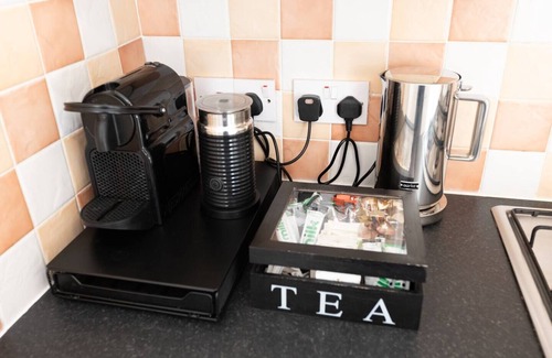 Abbey Casa | Pass the Keys | Perfect spot for Wimbledon! Relax and feel at home