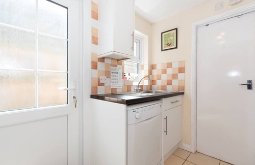 Abbey Casa | Pass the Keys | Perfect spot for Wimbledon! Relax and feel at home