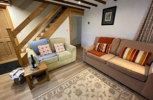 Hulme End Casa | Pass the Keys Quaint & Cosy Cottage Hamlet Location for 4 & Pets