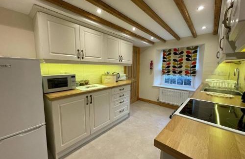 Hulme End Casa | Pass the Keys Quaint & Cosy Cottage Hamlet Location for 4 & Pets