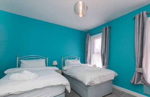 Reading Casa | Pass the Keys | Renovated Victorian Terrace near Reading Station