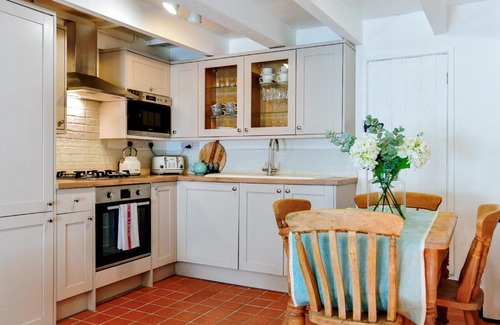 Mumbles Casa | Pass The Keys Rockhill Beautiful cosy cottage in Mumbles Sleeps 4
