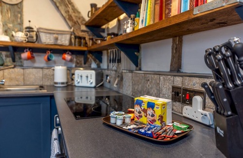 Market Drayton Casa | Pass the Keys | Stay in the Original Home of the Gingerbread Man!