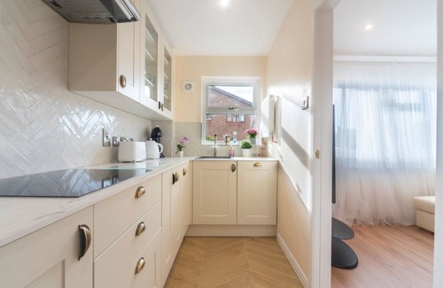 Worcester Park Casa | Pass the Keys | Stylish 2 Bedroom Family Home