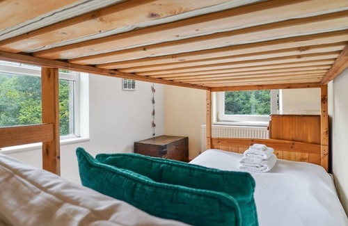 Glandyfi Casa | Pass the Keys | Scenic Rural 3 bedroom Cottage