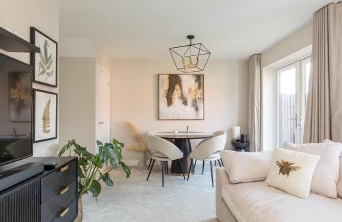 Bracknell Casa | Pass the Keys Serene Home in Leafy Warfield w Private Garden