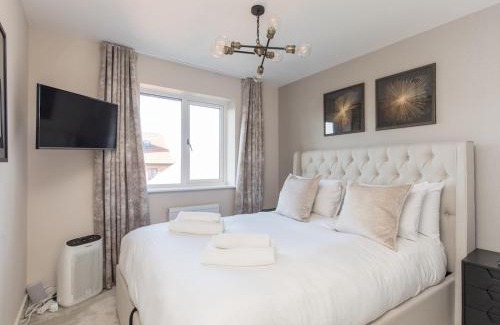 Bracknell Casa | Pass the Keys Serene Home in Leafy Warfield w Private Garden