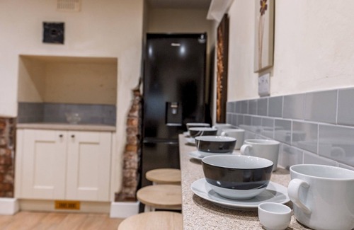 Church Stretton Casa | Pass the Keys | Spacious home, sleeps 9 - walker & cyclist retreat