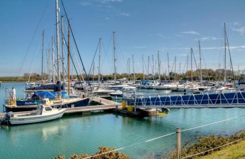 Hayling Island Apartamento | Pass the Keys Stunning Luxury Marina Apartment