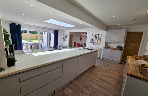 Shrewsbury Casa | Pass the Keys | Stylish and unique 2, 4-bedroom homes for 8 guests