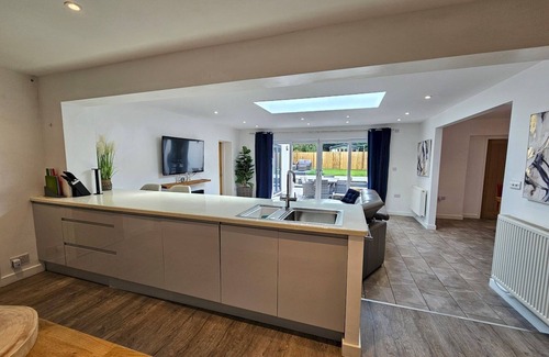 Shrewsbury Casa | Pass the Keys | Stylish and unique 2, 4-bedroom homes for 8 guests