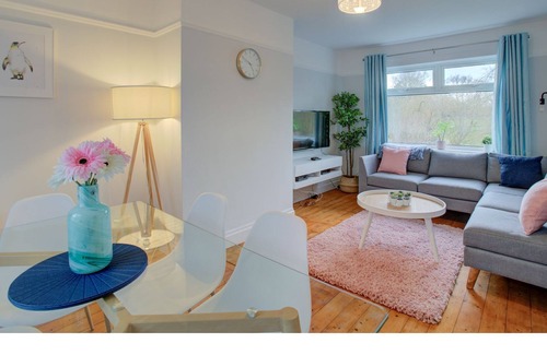 Cheadle Casa | Pass the Keys | Stylish Home in Cheadle Hulme near The Airport!