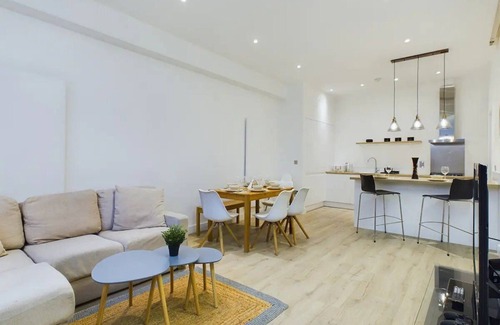Weavers Apartamento | Pass the Keys | Stylish 4-Bed,3-Bath in Shoreditch