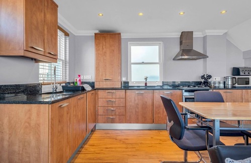 Herne Bay Apartamento | Pass the Keys | Sunset Cottage Luxury Home On The Seafront