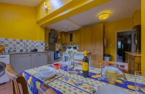 Island Gardens Casa | Pass the Keys | Charming Home Near Thames & DLR
