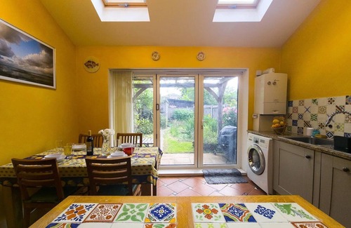 Island Gardens Casa | Pass the Keys | Charming Home Near Thames & DLR