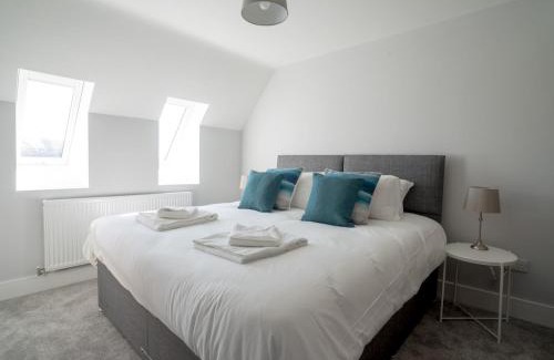 Ebrington Casa | Pass the Keys The Stables Stylish cottage with hot tub and parking