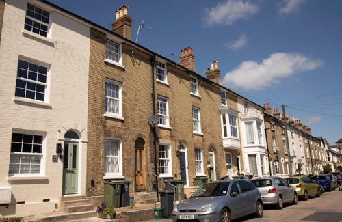 Cowes Casa | Pass the Keys Townhouse Cowes, Newly Refurbished Garden House