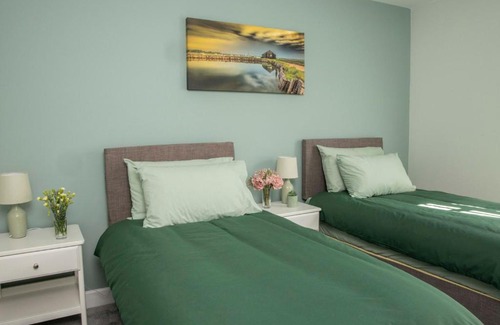 Cowes Casa | Pass the Keys Townhouse Cowes, Newly Refurbished Garden House