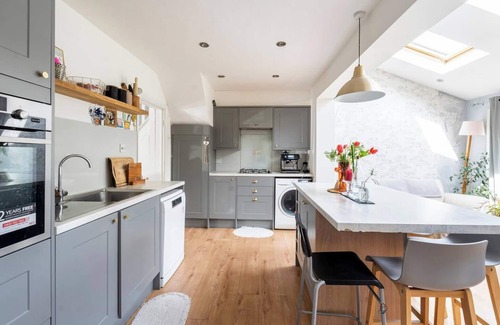 Worcester Park Casa | Pass the Keys | Urban Serenity - 30-min-from-city