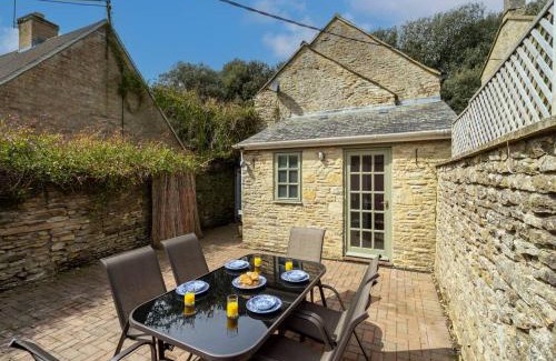 Whichford Casa | Pass the Keys Unicorn Cottage Rural Cotswold Escape