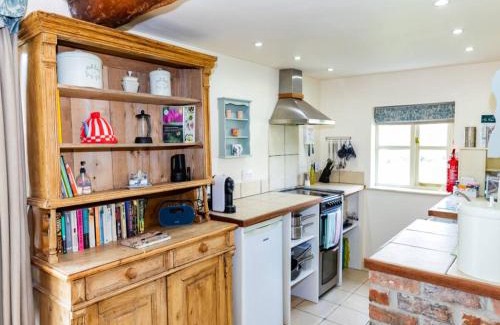 Wedmore Casa | Pass The Keys Wilf's Barn, Wedmore a romantic cottage for two
