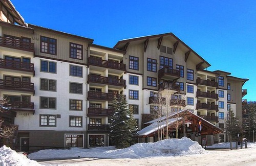 Copper Mountain Village Apartamento | Passage Point Hotel Style Room with 1 Bed #523A by RedAwning
