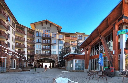 Copper Mountain Village Apartamento | Passage Point Hotel Style Room with 1 Bed #523A by RedAwning