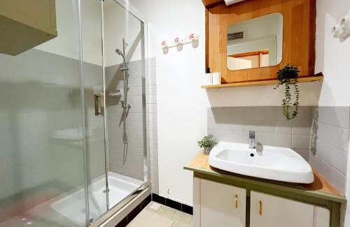 Villette Gare Apartamento | Passiflora - appartement 8 personnes - check in h24 - wifi