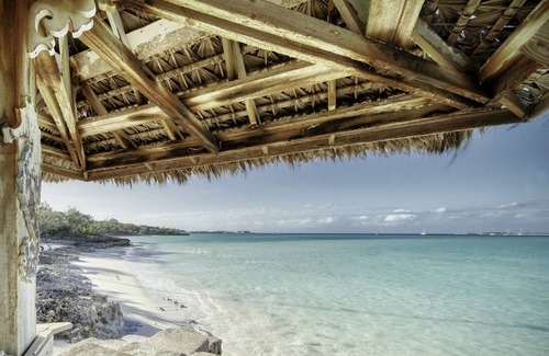 Clarence Town Cabaña | Passionate Pelican: Private Oceanfront Cottage