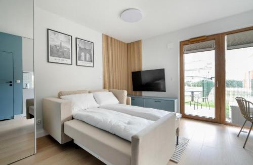 Grunwald Apartamento | Pastel Blue Studio Grunwald with Garden & Parking Poznań by Noclegi Renters