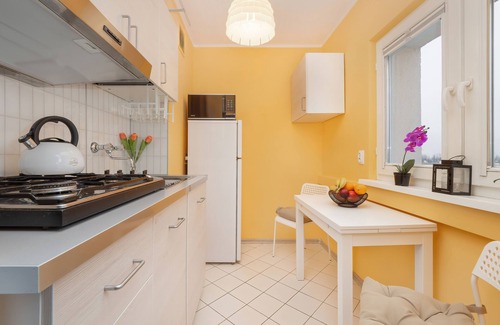 Baluty Apartamento | Pastel Blue Studio in Lodz by Renters