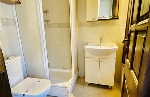 Konak Cama Y Desayuno | Pastor Historical Apart Hotel The Gulf Of Izmir
