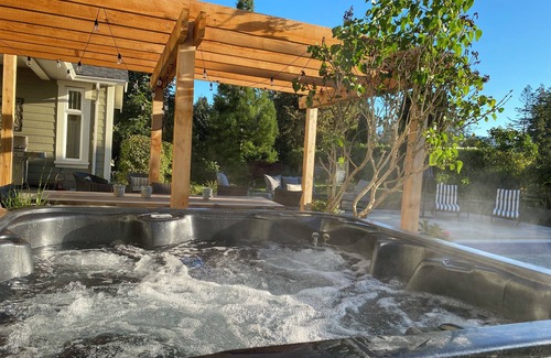 Duncan Apartamento | Pastoral, Minutes to town, trails and wineries and a hot tub!