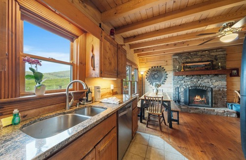 Todd Casa | Pastoral Mountain Cabin in Todd