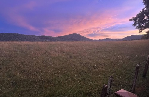 Todd Casa | Pastoral Mountain Cabin in Todd