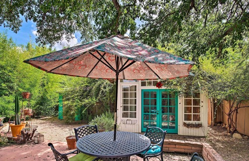 Patagonia Cabaña | ¡NUEVO! Patagonia Cottage w / Patio + Yard, Walk to Town!
