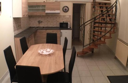 Gyongyospata Apartamento | Patavár Panzió Étterem ***